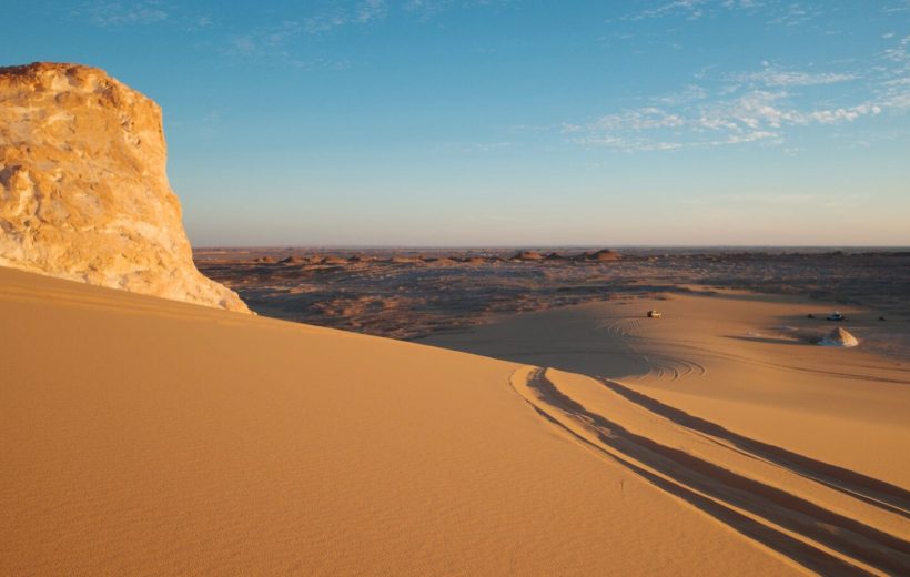 Excursión al Desierto Blanco y el Oasis de Bahariya en 4x4