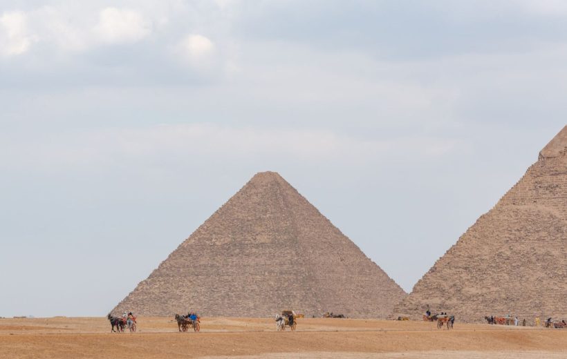 Giza Pyramids and Egyptian Museum Day Tour