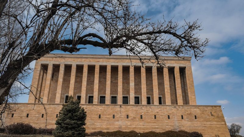 Anıtkabir in Ankara, Türkiye showcasing its grand columns and architectural beauty under a clear sky.
